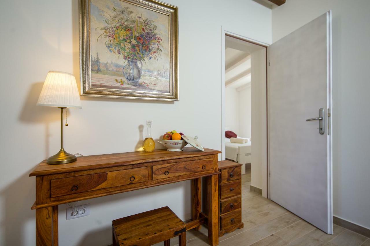 House Jozefina With Pool Apartment โรวีน ภายนอก รูปภาพ