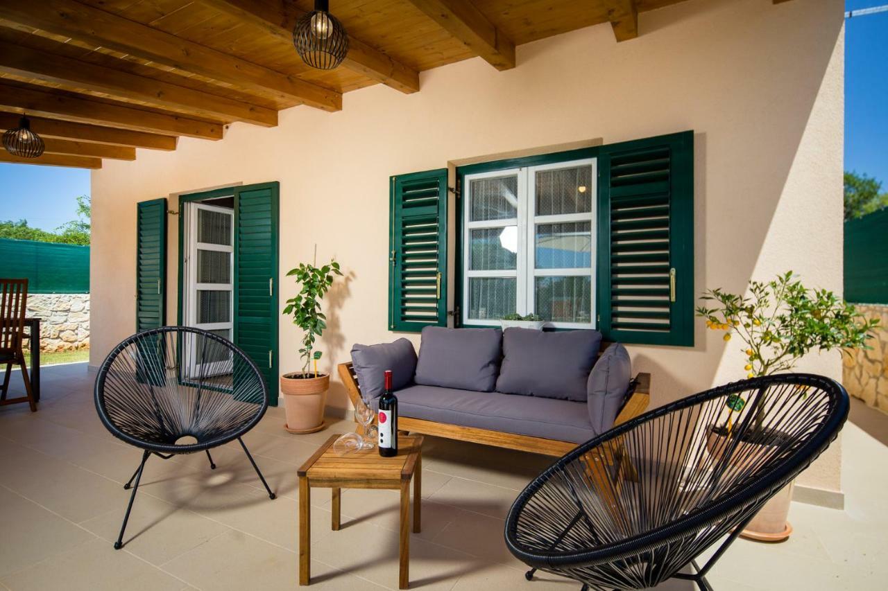 House Jozefina With Pool Apartment โรวีน ภายนอก รูปภาพ